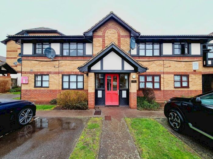 1 Bedroom Flat To Rent In Somerset Gardens, White Hart Lane, London N17