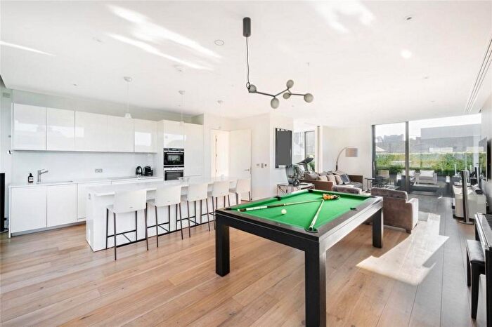 3 Bedroom Flat For Sale In Peter Street, London, W1F