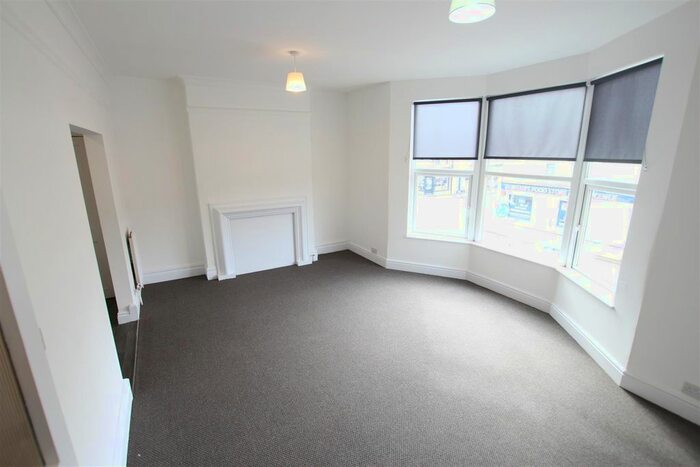 2 Bedroom Flat To Rent In Abington Grove, Northampton, NN1
