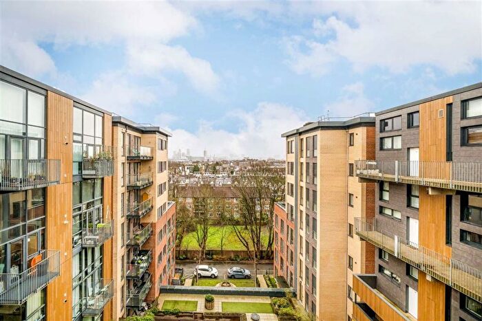 2 Bedroom Flat For Sale In Cowley Road, Acton, W3