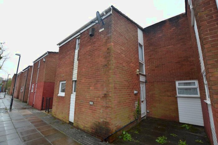 3 Bedroom Town House To Rent In Abbeywood, Skelmersdale, WN8
