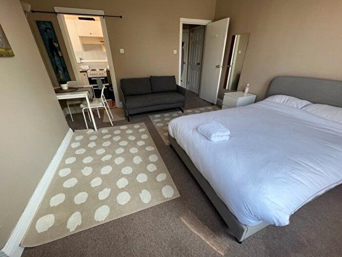 Studio To Rent In Sea Road, Boscombe, Bournemouth, BH5
