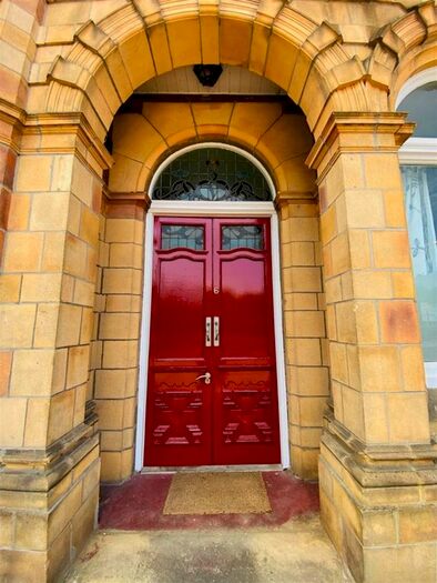 1 Bedroom Flat To Rent In Queens Hotel, Front Street, Pontefract WF8