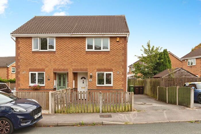 2 Bedroom Semi Detached House For Sale In Castle Hill, Wakefield, WF2