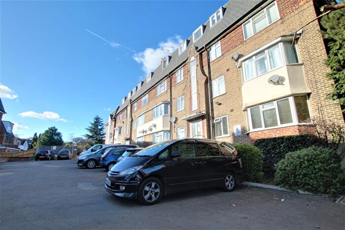 2 Bedroom Flat To Rent In Oakleigh Court, (), Barnet, EN4