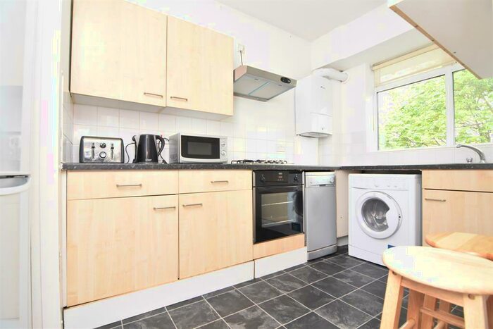 3 Bedroom Apartment To Rent In Inwood Court, Rochester Sqaure, London, NW1