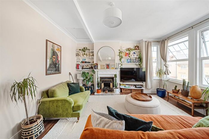 1 Bedroom Flat For Sale In Beauchamp Road, Upper Norwood, London, SE19