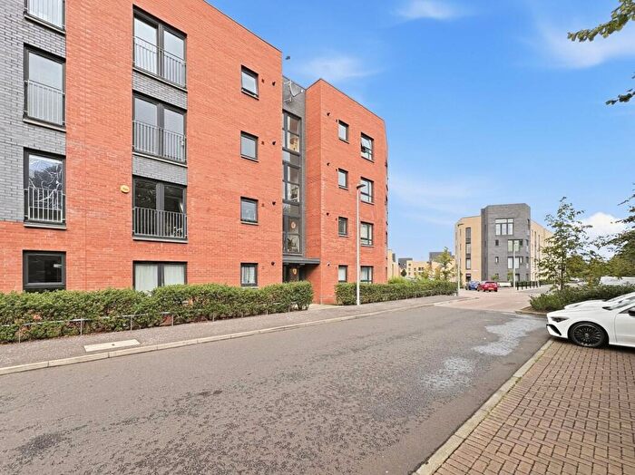 2 Bedroom Flat For Sale In B/ Niddrie Mains Road, Craigmillar, Edinburgh, EH16