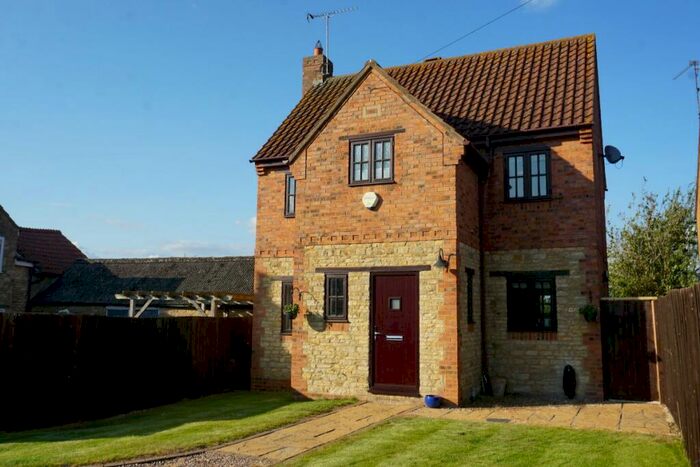 3 Bedroom Detached House To Rent In Bedford Road East, Yardley Hastings, NN7