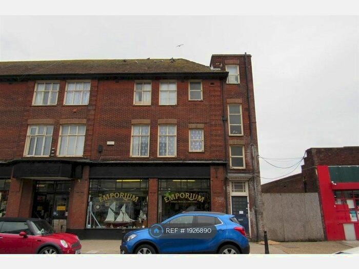 2 Bedroom Flat To Rent In Leighdom House, Herne Bay, CT6