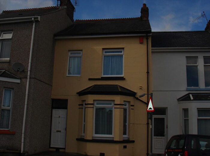 3 Bedroom Terraced House To Rent In Percy Street, PL5