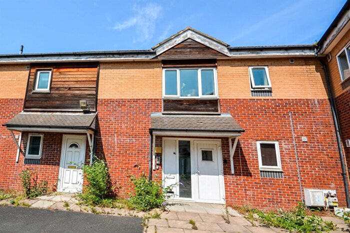 2 Bedroom Flat For Sale In Wellington Place, Jarrow, NE32