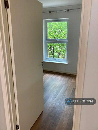 1 Bedroom Flat To Rent In Martyr Road, Guildford, GU1