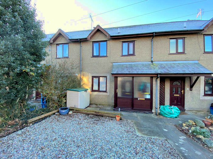 2 Bedroom Terraced House For Sale In Pen Y Garth, Bryncrug, LL36