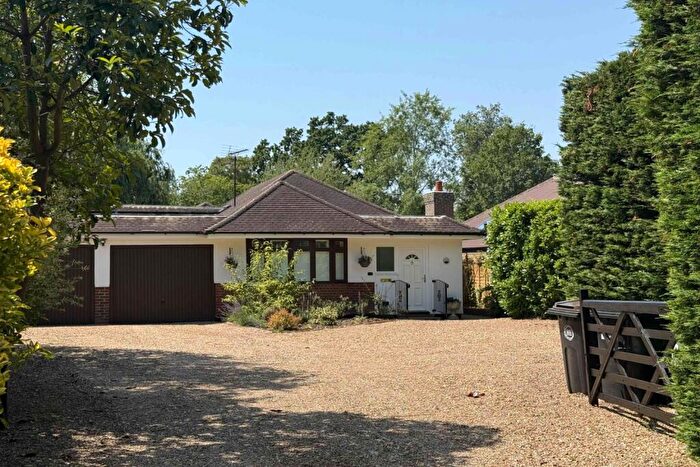 3 Bedroom Detached Bungalow To Rent In The Glade, Fetcham, Leatherhead, Surrey, KT22