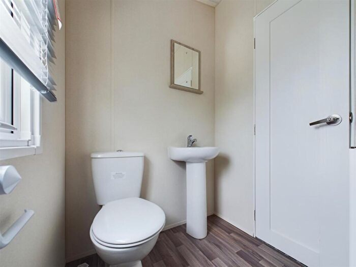 2 Bedroom Chalet For Sale In Coots Lane, Mumby, Alford, LN13