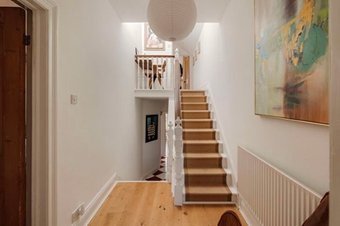 3 Bedroom Flat For Sale In Cotham Road, Cotham, Bristol, BS6