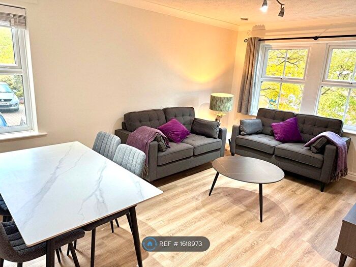 2 Bedroom Flat To Rent In Headingley, Leeds, LS5