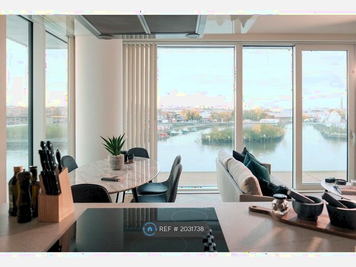 3 Bedroom Flat To Rent In Leader House, Media City Uk, Salford, M50