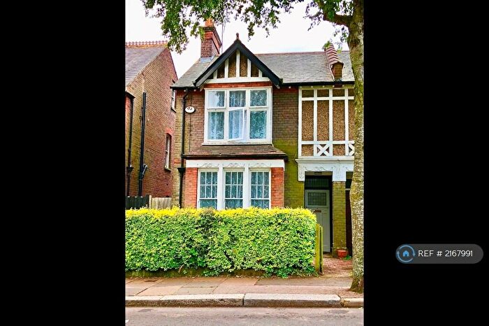 3 Bedroom Semi-Detached House To Rent In Alexandra Avenue, Luton, LU3