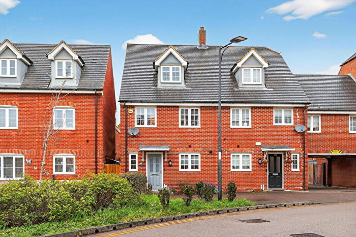 4 Bedroom Semi-Detached House For Sale In Brooklands Avenue, Wixams, MK42