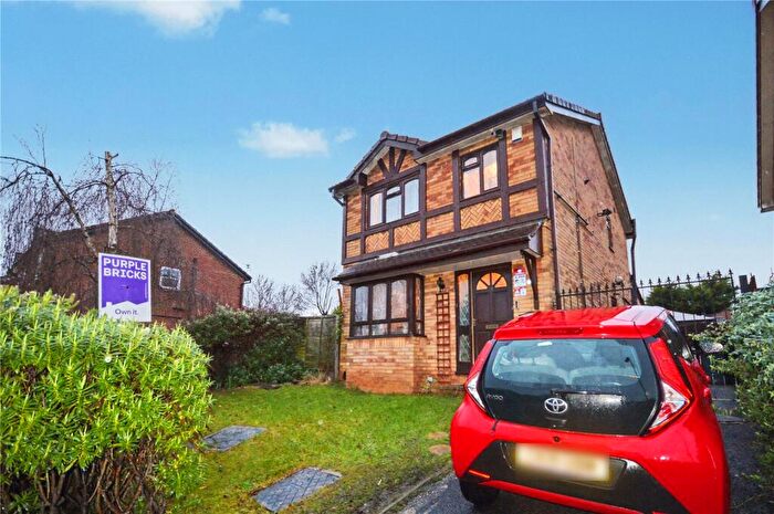 3 Bedroom Detached House For Sale In Shelldrake Drive, Leeds, LS10