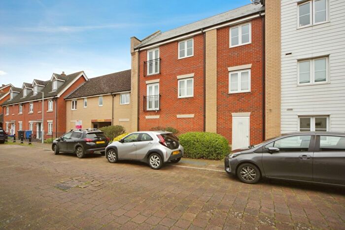 2 Bedroom Flat For Sale In Prentice Way, Ipswich, Suffolk, IP3