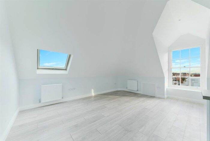 1 Bedroom Flat To Rent In Kingston Road, London, SW19