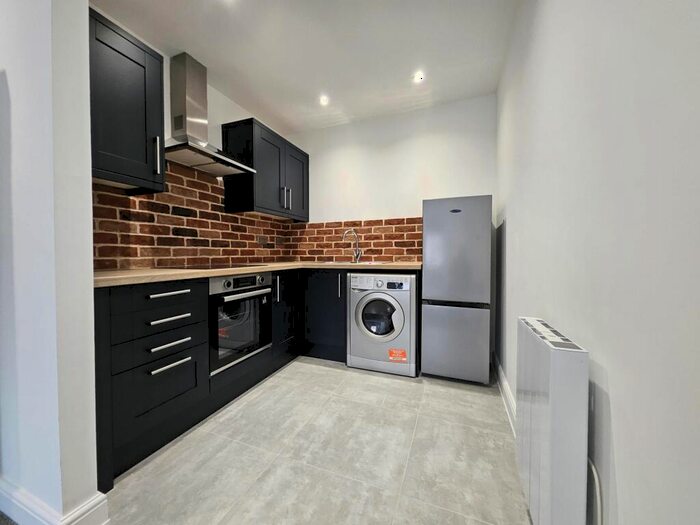 1 Bedroom Apartment To Rent In Flat, Bridgegate Residence, DN22