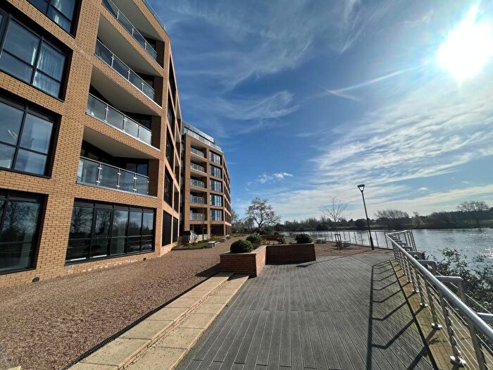 2 Bedroom Flat To Rent In Trent Lane, Nottingham, Nottinghamshire, NG2