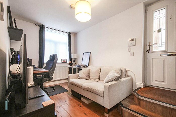 1 Bedroom Apartment For Sale In Guildford Street, Chertsey, Surrey, KT16