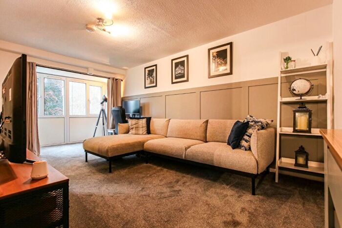 2 Bedroom Apartment To Rent In Hadrian Court, Killingworth, NE12