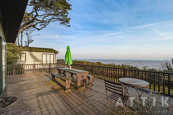 2 Bedroom Park Home For Sale In The Street, Lowestoft, Corton, NR32