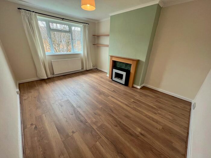 2 Bedroom Maisonette To Rent In Acacia Road, Leamington Spa, CV32