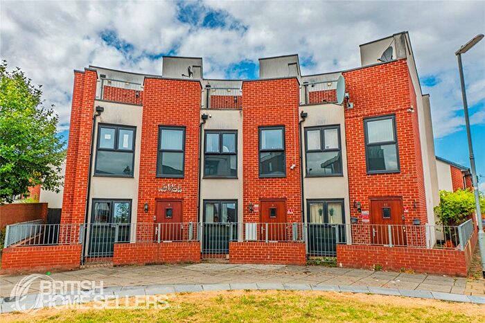 4 Bedroom Terraced House For Sale In Citizens Place, Manchester, Greater Manchester, M14