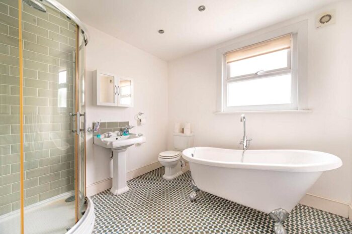 4 Bedroom Terraced House For Sale In Morley Road, Stratford, London, E15