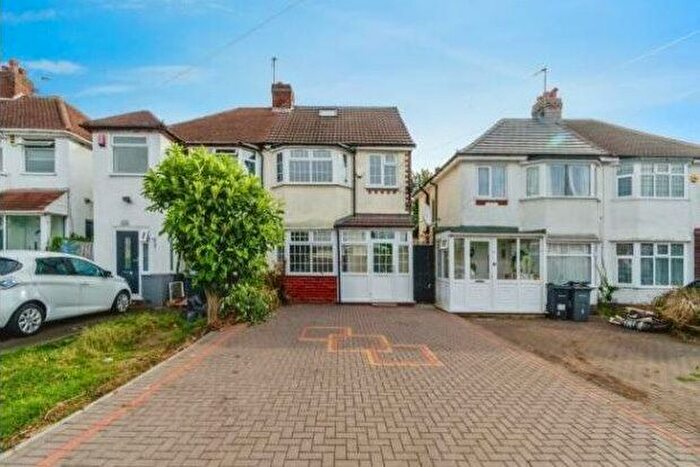 4 Bedroom Semi-Detached House To Rent In Nevin Grove, Birmingham, B42