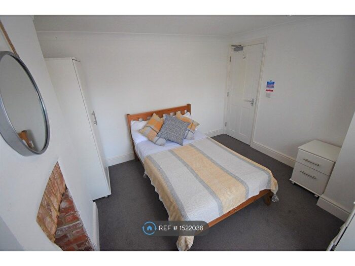 6 Bedroom Terraced House To Rent In Donnington Road, Reading, RG1