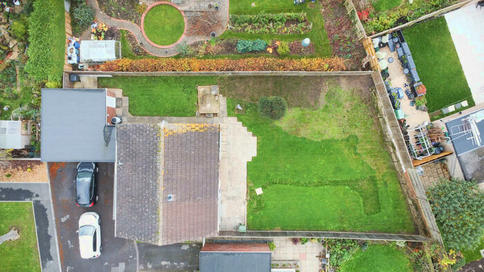 4 Bedroom Detached House For Sale In Station Road, Chiseldon, Swindon, SN4