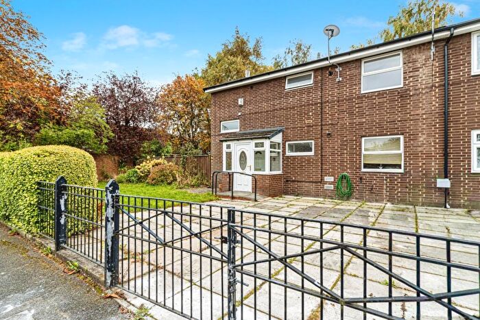 4 Bedroom End Of Terrace House For Sale In Greame Street, Manchester, M16