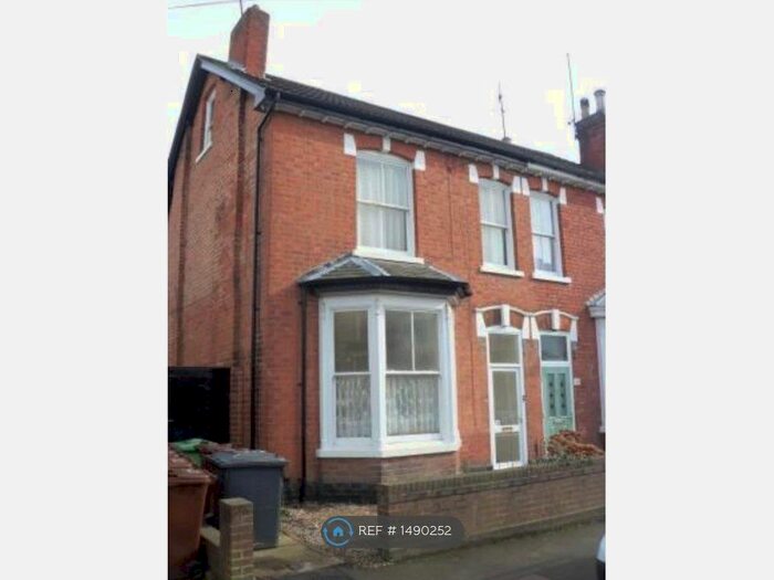 2 Bedroom Flat To Rent In Crawford Road, Wolverhampton, WV3
