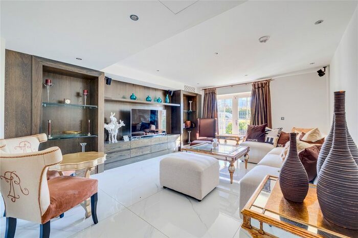 3 Bedroom Flat To Rent In Arcadian House, Imperial Crescent, Imperial Wharf, London, SW6