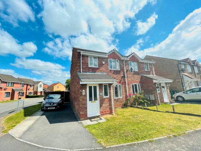 3 Bedroom Property To Rent In Aston Place, St. Mellons, Cardiff, CF3
