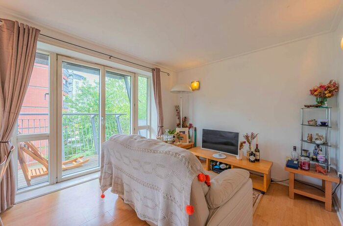 2 Bedroom Flat To Rent In Naxos Building, Isle Of Dogs, London, E14