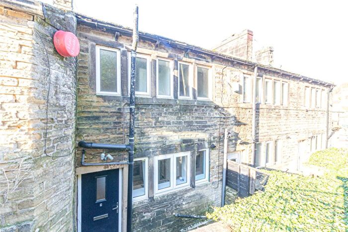 2 Bedroom Terraced House To Rent In New Row, Holmfirth, West Yorkshire, HD9