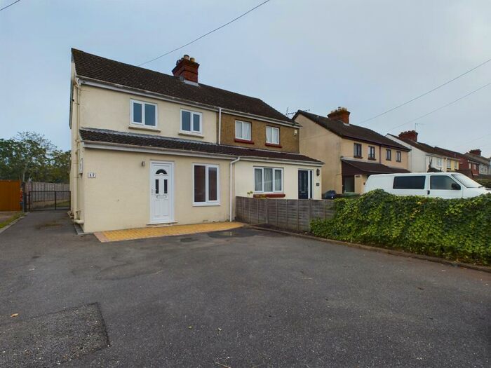 3 Bedroom Semi-Detached House To Rent In School Road, Wickham, PO17