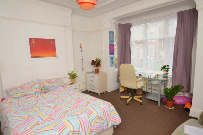 7 Bedroom Semi-Detached House To Rent In Linden Grove, Fallowfield, Manchester, M14