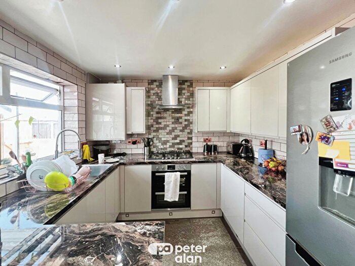 2 Bedroom Property To Rent In Oakwood Avenue, Penylan, Cardiff, CF23