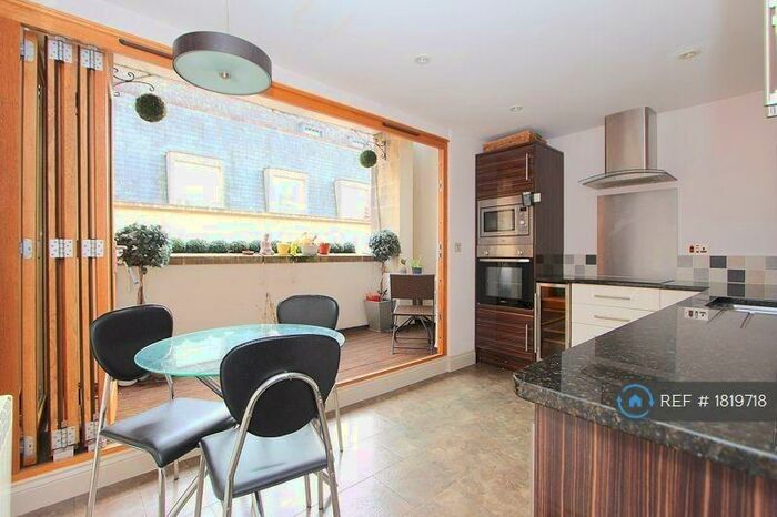 2 Bedroom Flat To Rent In Abbey Green, Bath, BA1