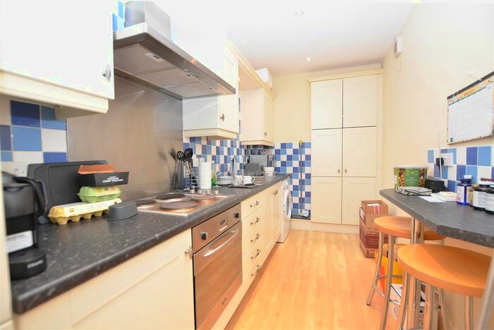 1 Bedroom Flat To Rent In Broad Street, Teddington, TW11